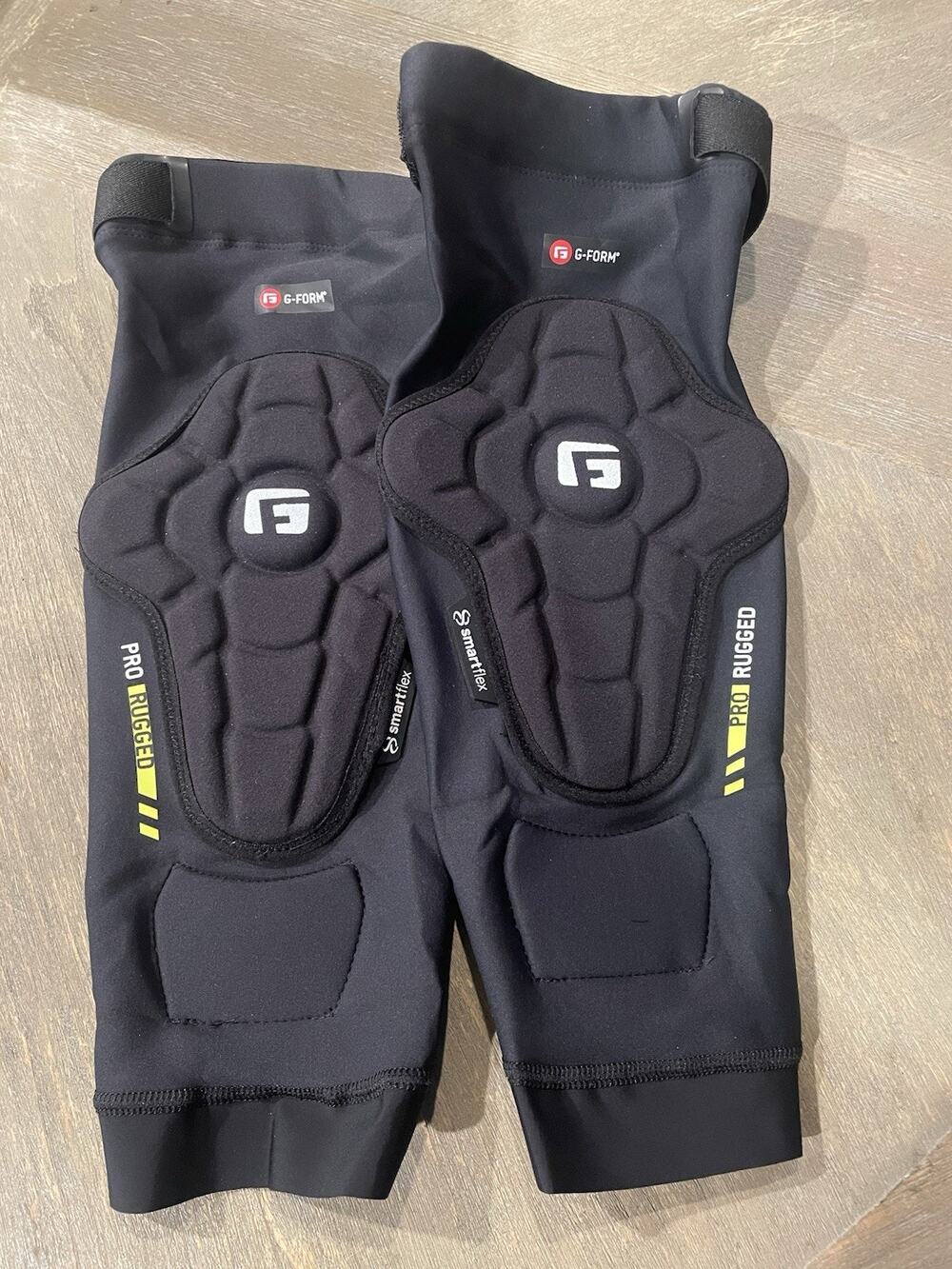 G-Form Pro-Rugged 2 knee pads feature SmartFlex technology